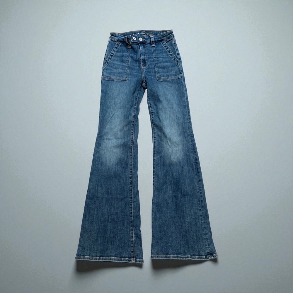 Women’s American Eagle Outfitters High Rise, Flare Blue Jeans, Sz 4